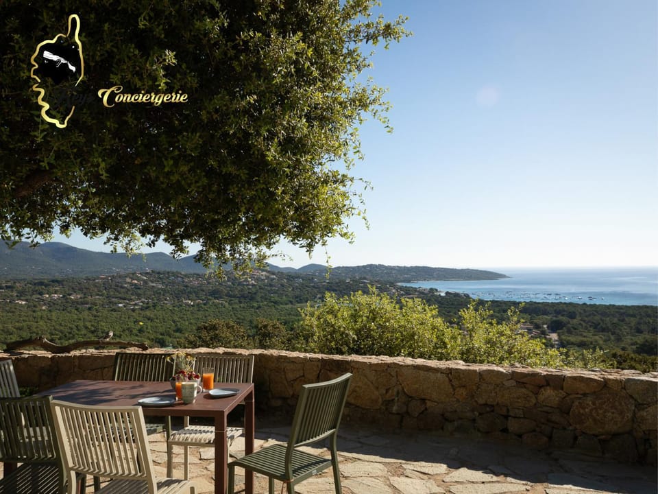 Natural landscape, Balcony/Terrace, Dining area, Mountain view, Sea view
