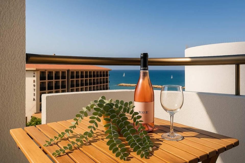 Seafront 3Bedrooms Duplex with POOL Apartment in Herzliya