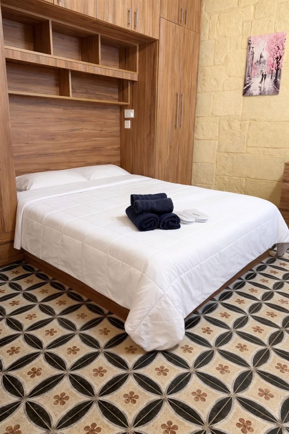 Bed, Bedroom, towels, wardrobe
