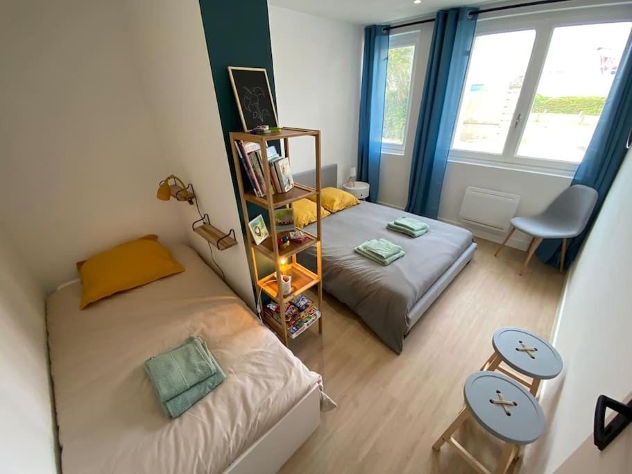 Bed, Photo of the whole room, Bedroom