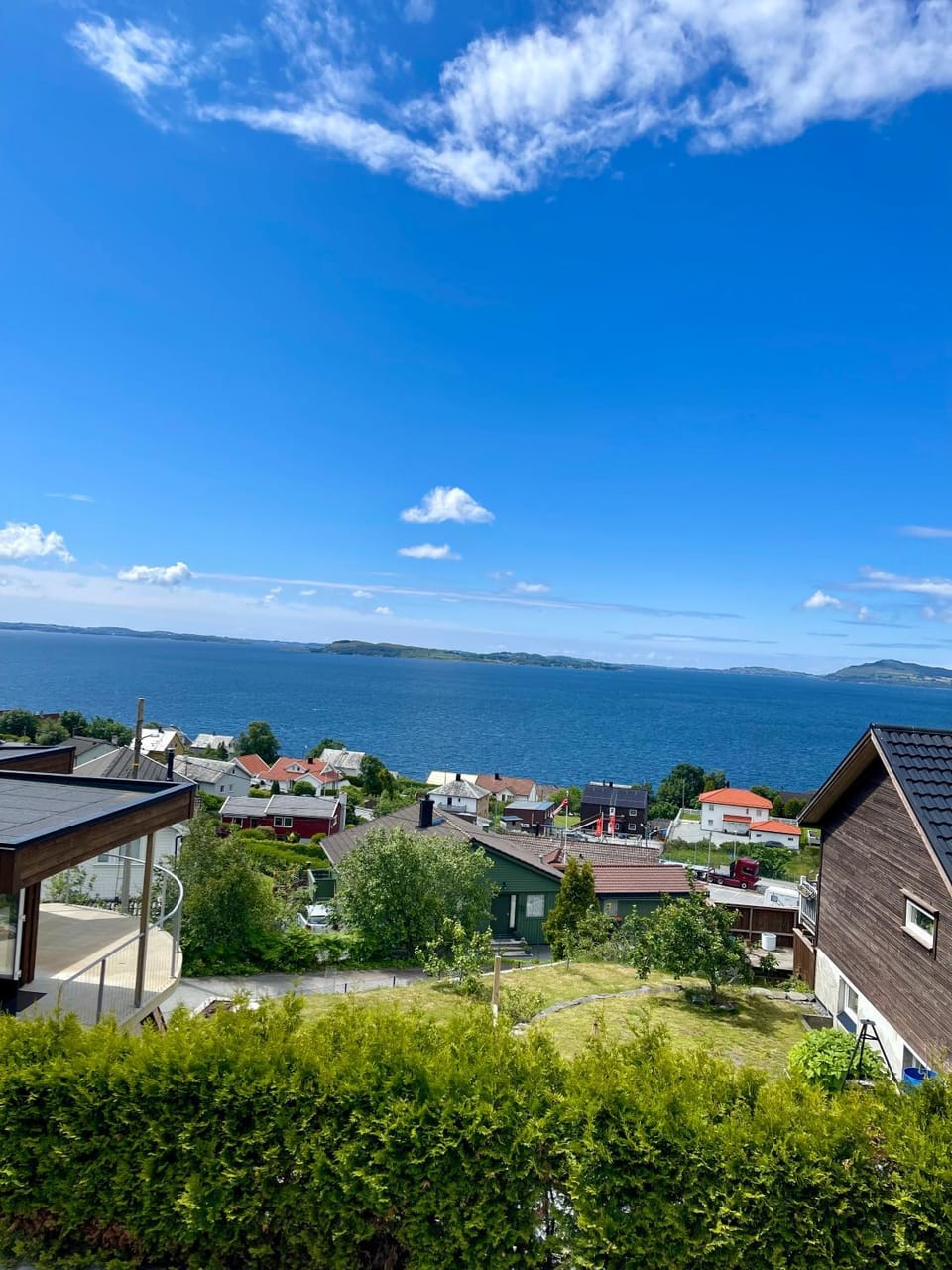 City view, Sea view