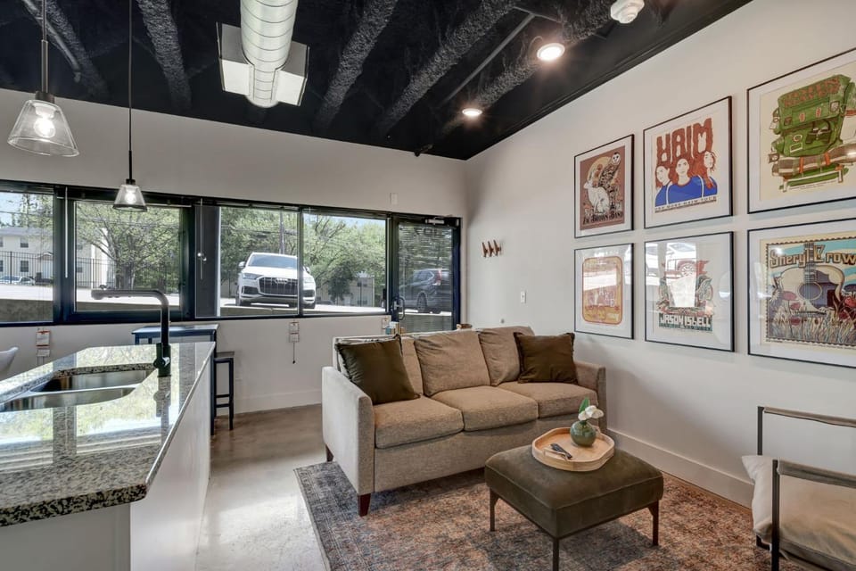 NEW Studio with 2 Beds 7 mins to Broadway Apartment in Nashville