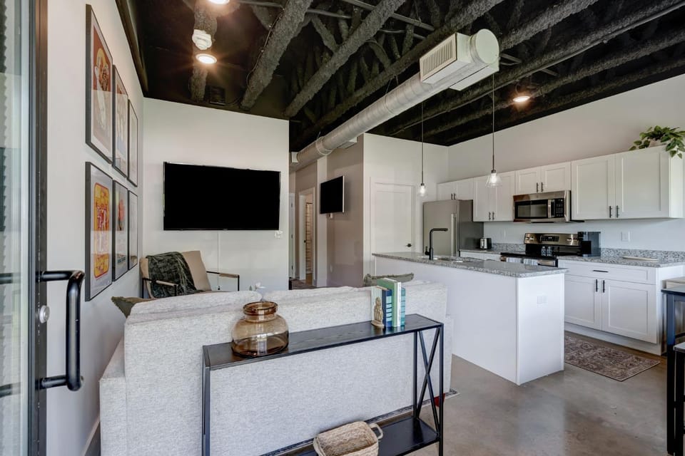 NEW Studio with 2 Beds 7 mins to Broadway Apartment in Nashville