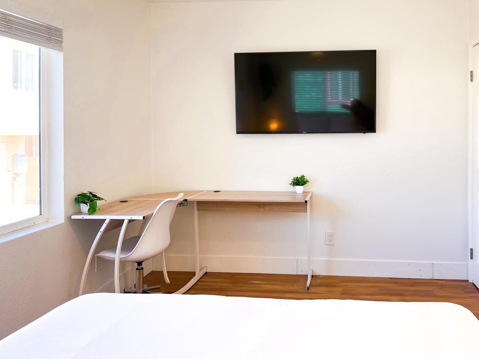 Bed, TV and multimedia, Photo of the whole room, Business facilities, Bedroom, internet, internet