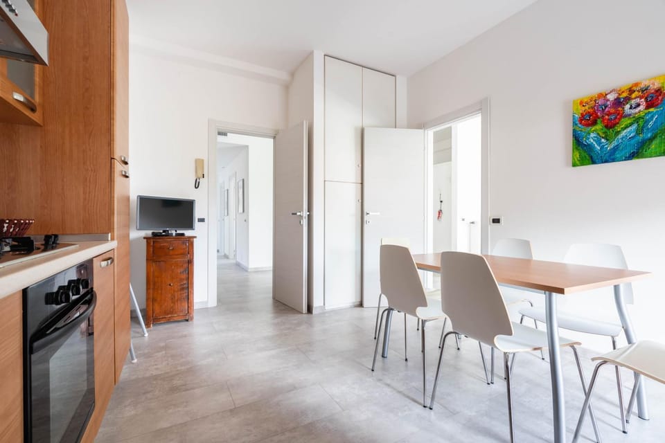 Kitchen or kitchenette, kitchen