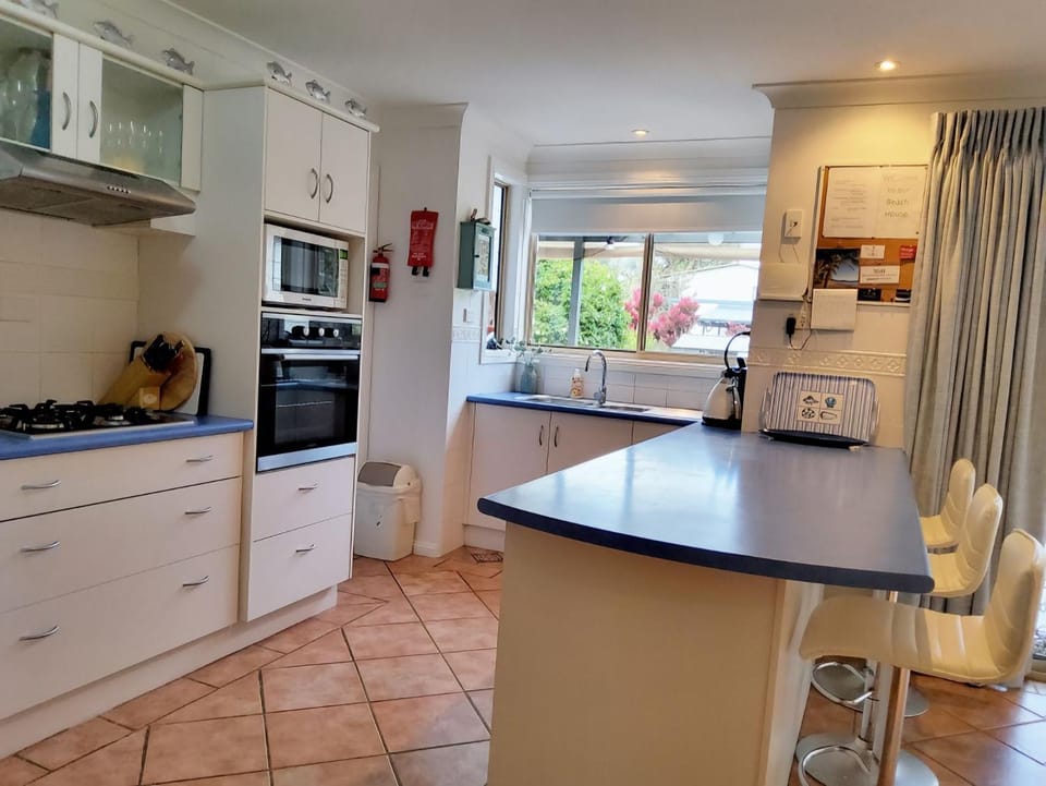 Blue Seas - Pet friendly with fire pit House in Culburra Beach