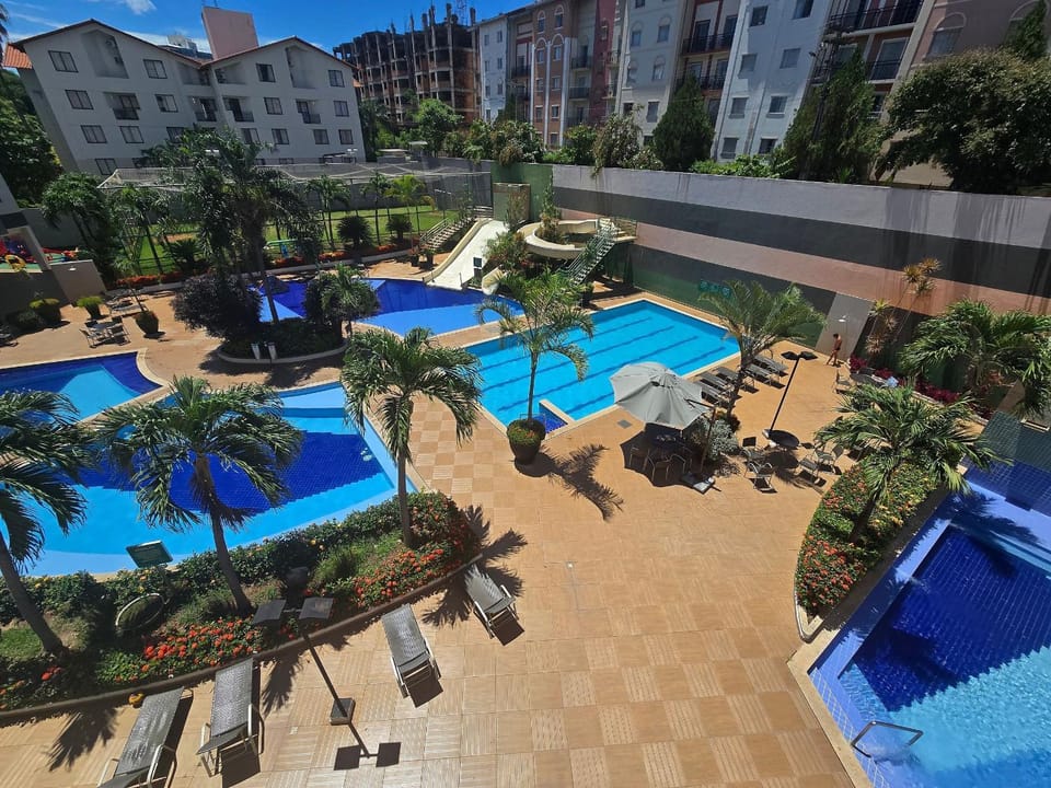 Apto com 3 Suítes, linda vista e ótima área de lazer - até 10 pessoas Apartment in State of Goiás