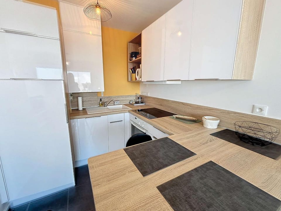 Appartement cosy avec balcon, port de Granville, 2 pers. - FR-1-361-550 Apartment in Granville