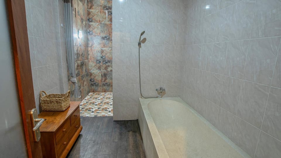 Bathroom, Bath