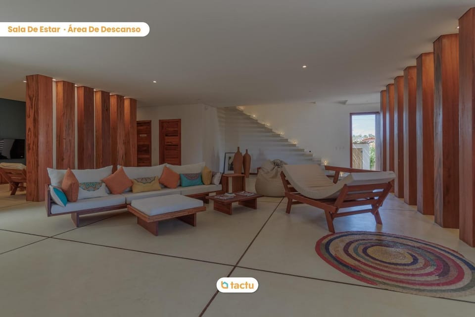 Living room, Seating area, group of guests