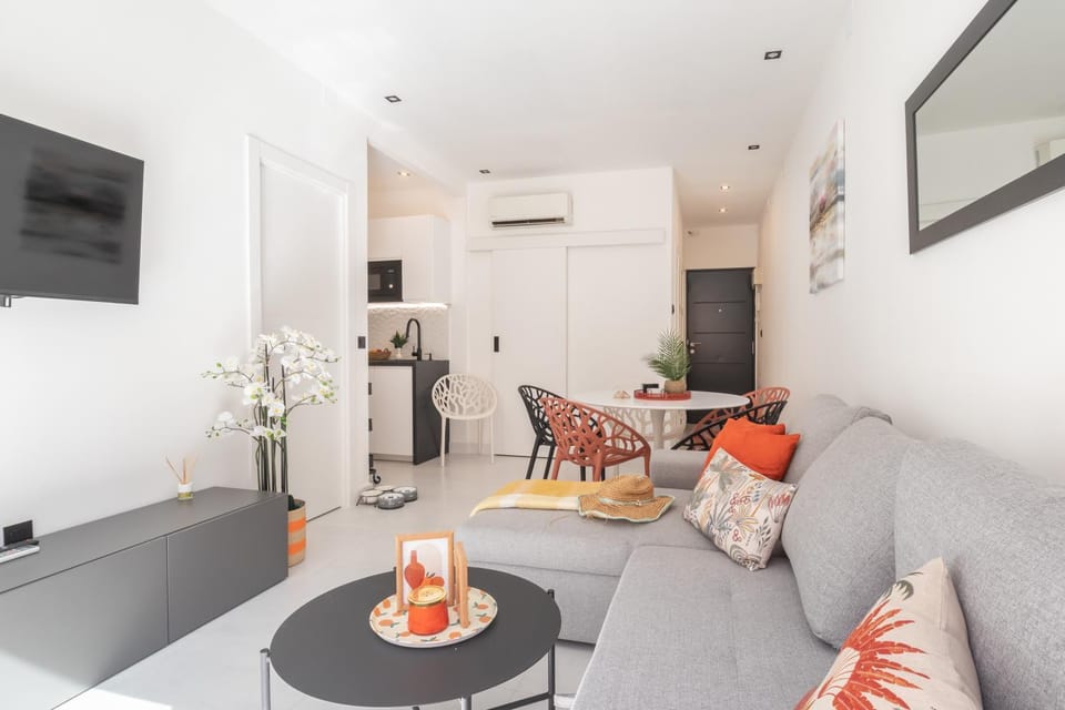 Kitchen or kitchenette, Seating area