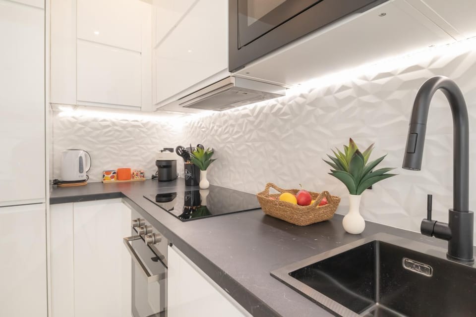 Food, oven, toaster