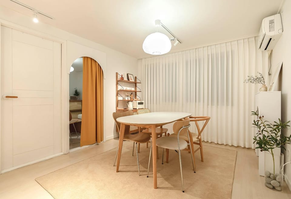 Living room, Dining area