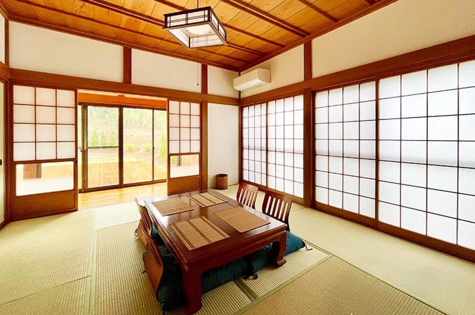 Seating area, Dining area