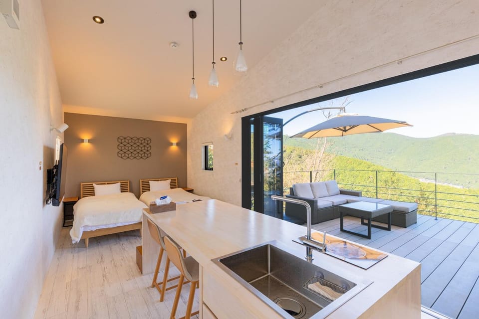 Bed, Day, View (from property/room), Balcony/Terrace, Living room, Mountain view