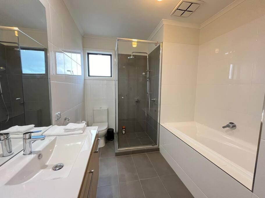 Tasha's Apartments - St Clair House in Adelaide