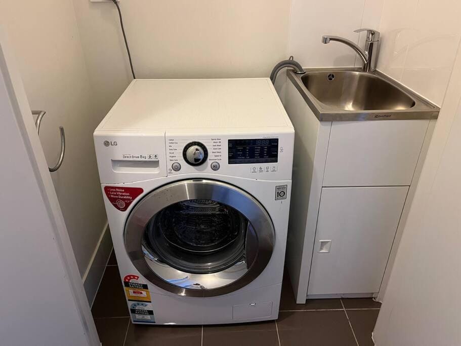 Tasha's Apartments - St Clair House in Adelaide