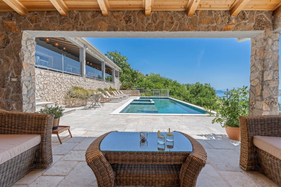 BBQ facilities, Balcony/Terrace, Swimming pool