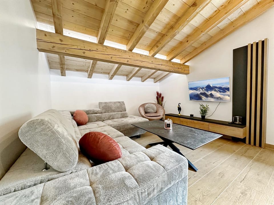Communal lounge/ TV room, Living room