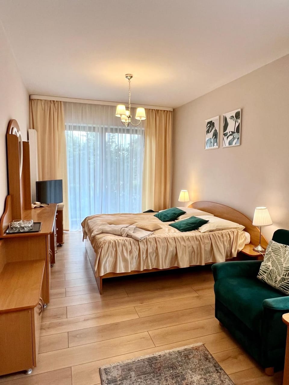 Photo of the whole room