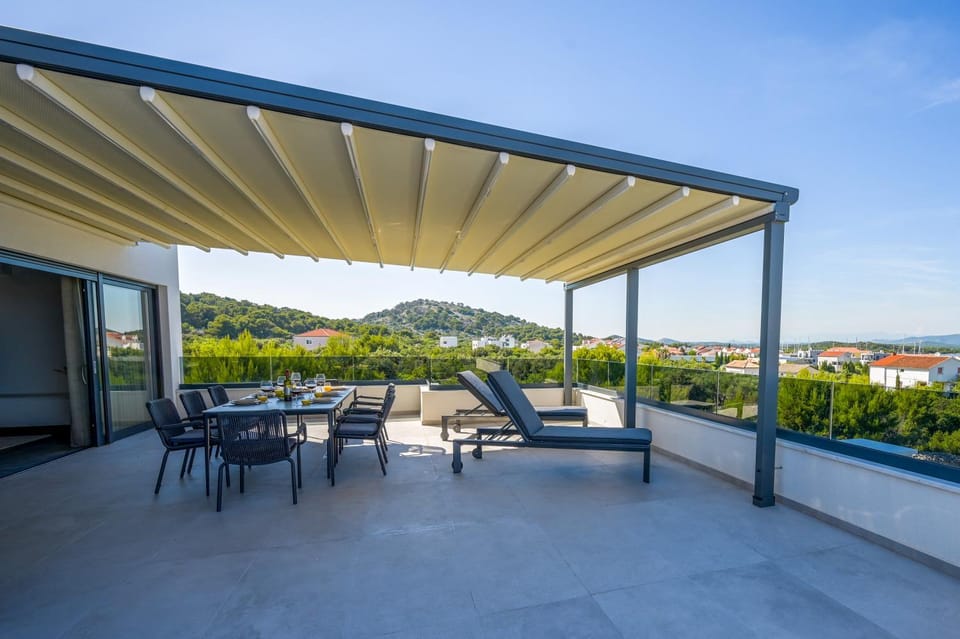 Day, Natural landscape, Balcony/Terrace, Balcony/Terrace, Seating area