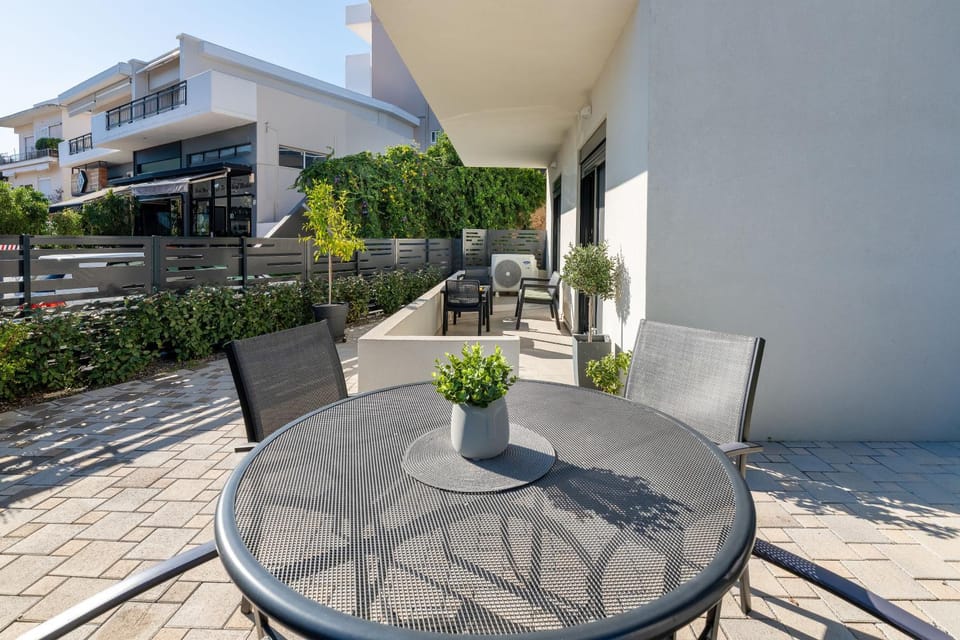 Property building, Patio, Day, View (from property/room), Balcony/Terrace, Living room, Seating area, Dining area