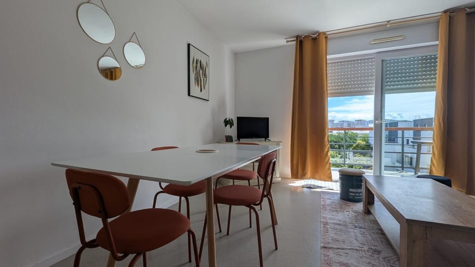TV and multimedia, Dining area