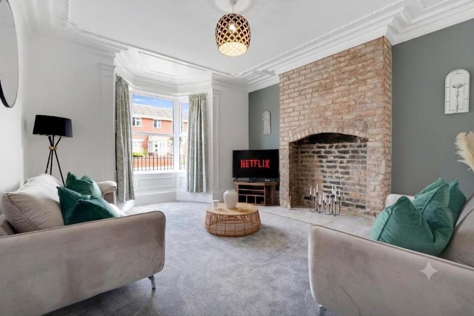 TV and multimedia, Living room, Seating area