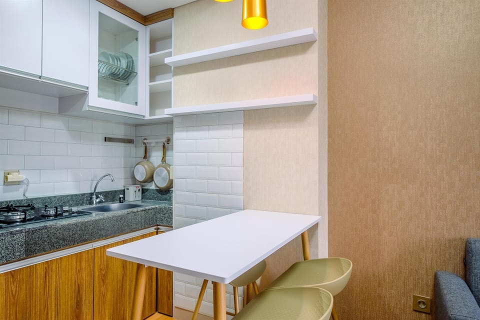 Dining area, kitchen