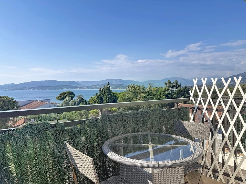 Pieds dans l eau Apartment in Corsica