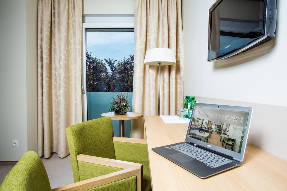TV and multimedia, Seating area