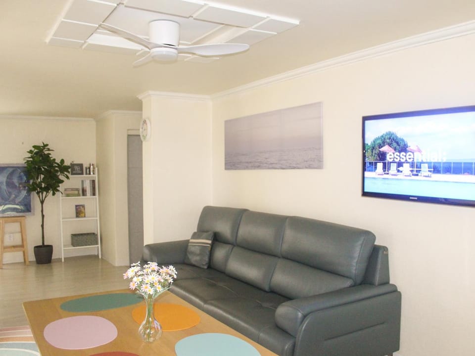 Communal lounge/ TV room, TV and multimedia, Living room, Seating area