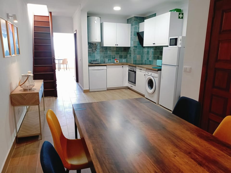 Dining area, kitchen