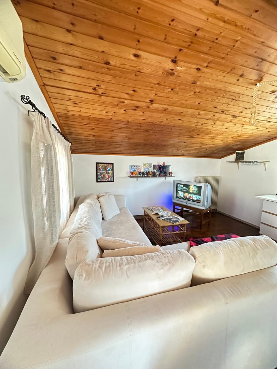 Communal lounge/ TV room, TV and multimedia, Photo of the whole room