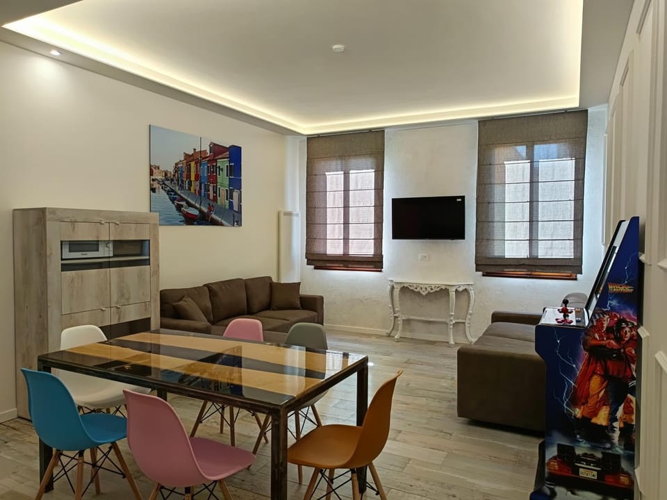 TV and multimedia, Seating area