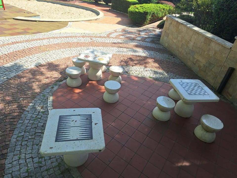 Day, Garden