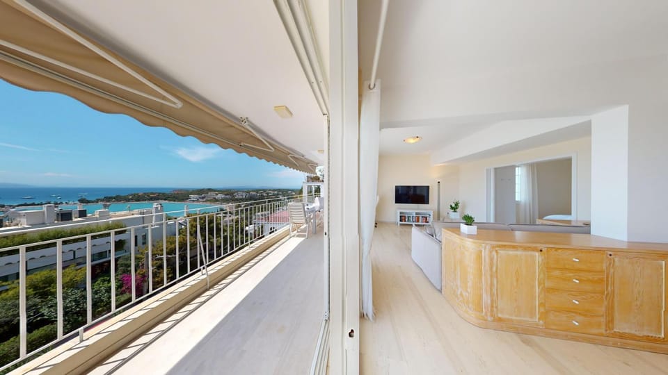 Raise Riviera Panoramic Sea View apartment Apartment in Vouliagmeni