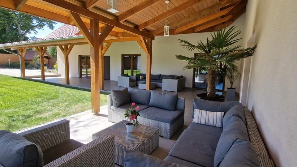 Garden, Balcony/Terrace, Seating area, Garden view