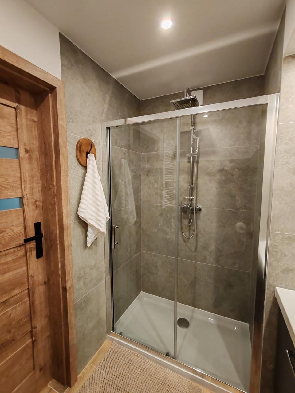 Shower, Bathroom, towels