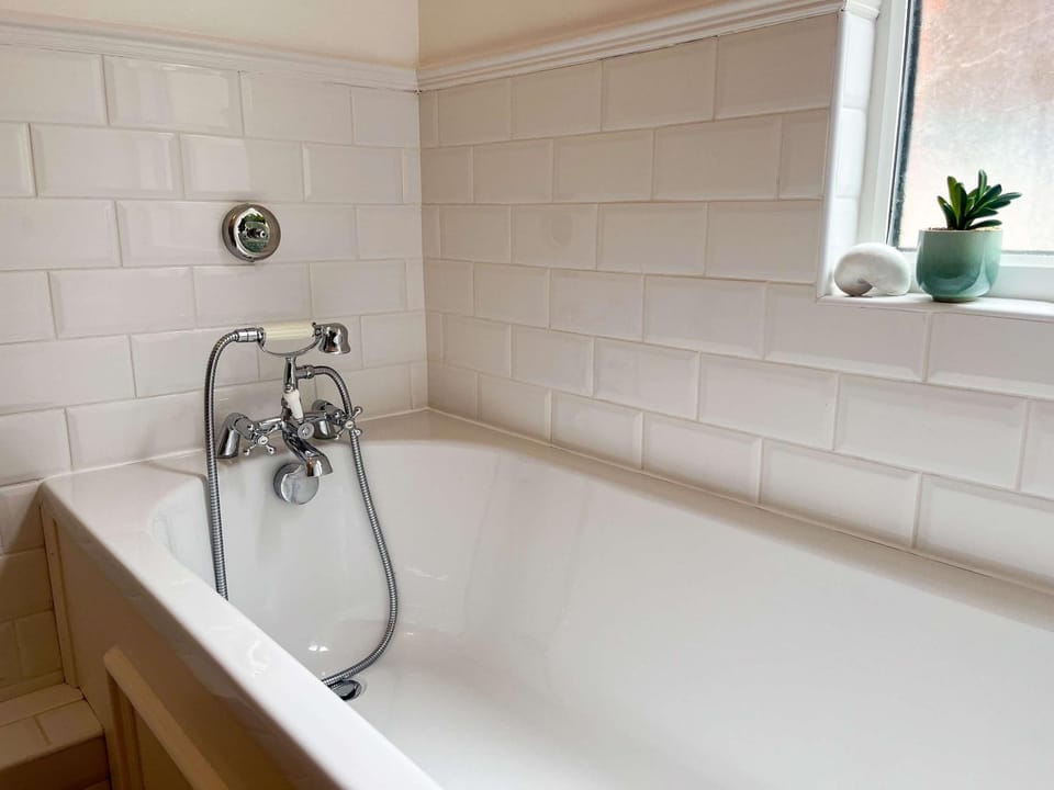 Luxury 1 Bedroom Apartment in Southend w Parking Apartment in Southend-on-Sea
