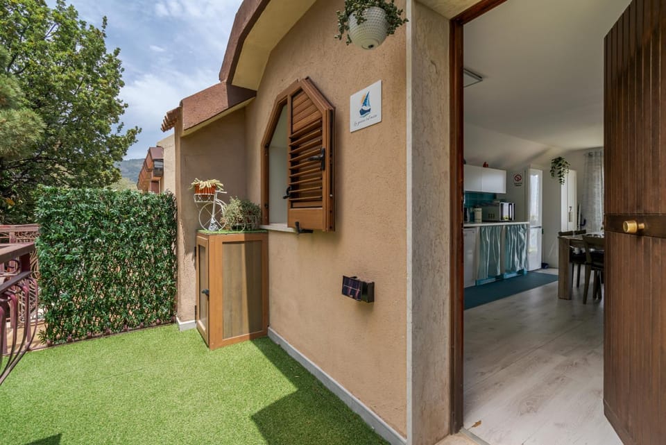 La Goccia sul Mare Apartment in Letojanni