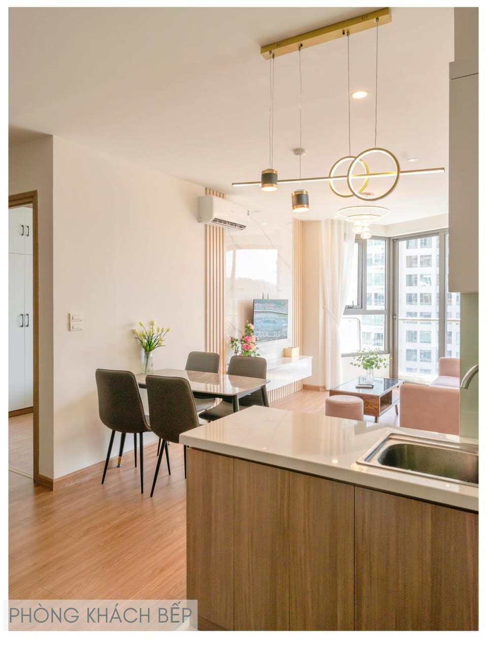 Kitchen or kitchenette, Living room, Seating area, Dining area