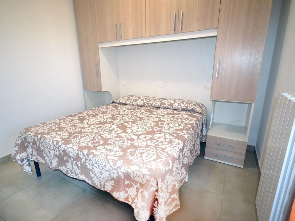 Bedroom, wardrobe
