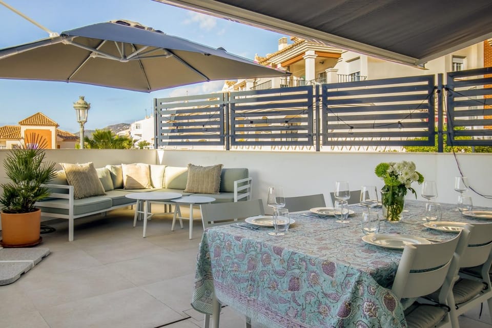 Patio, Day, Balcony/Terrace, Living room, Seating area, Dining area
