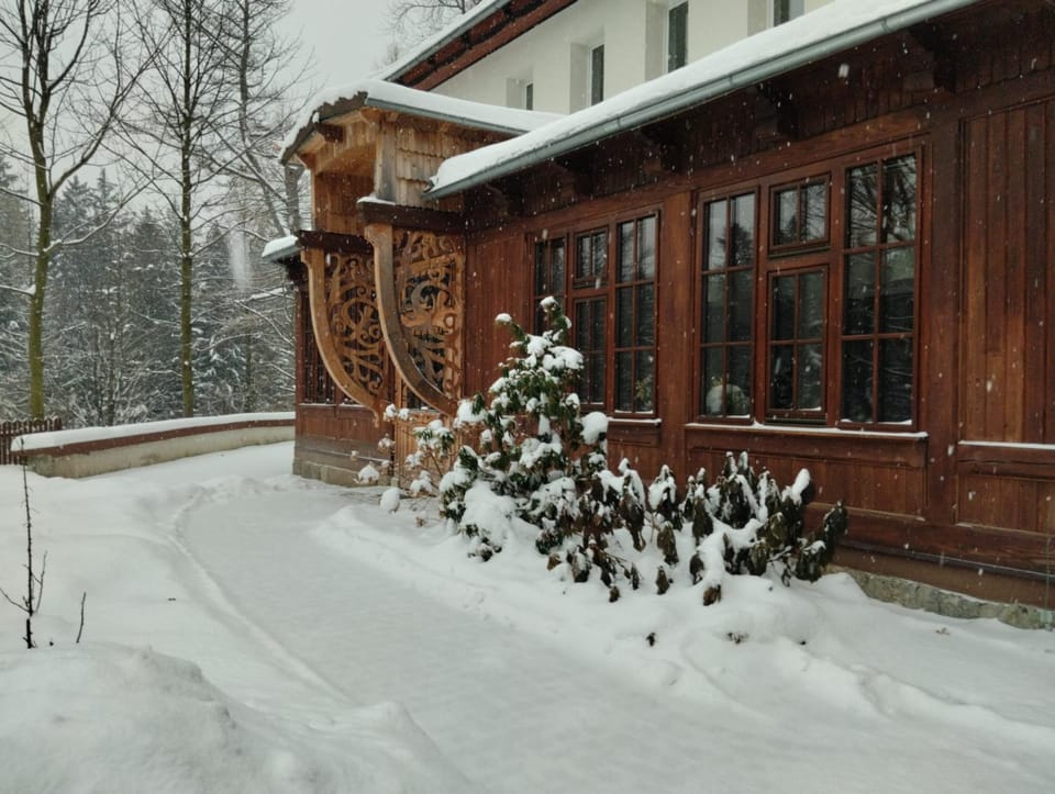 Property building, Winter