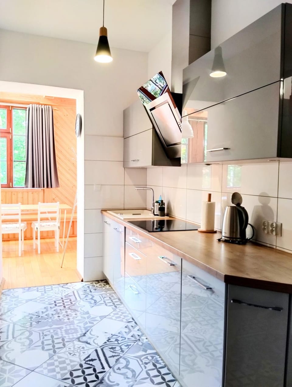 Kitchen or kitchenette, oven