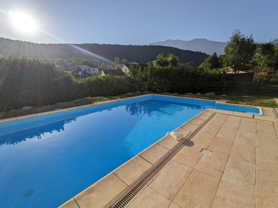 Natural landscape, Mountain view, Pool view, Swimming pool, sunbed