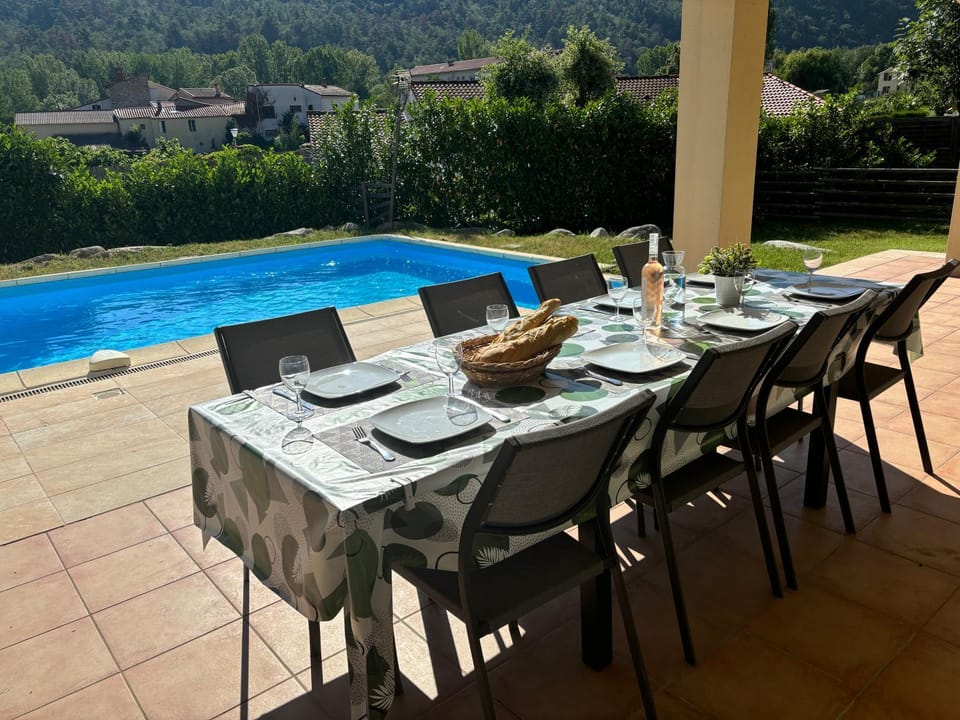 Patio, Natural landscape, Balcony/Terrace, Food and drinks, Dining area, Food, Pool view, Swimming pool, sunbed