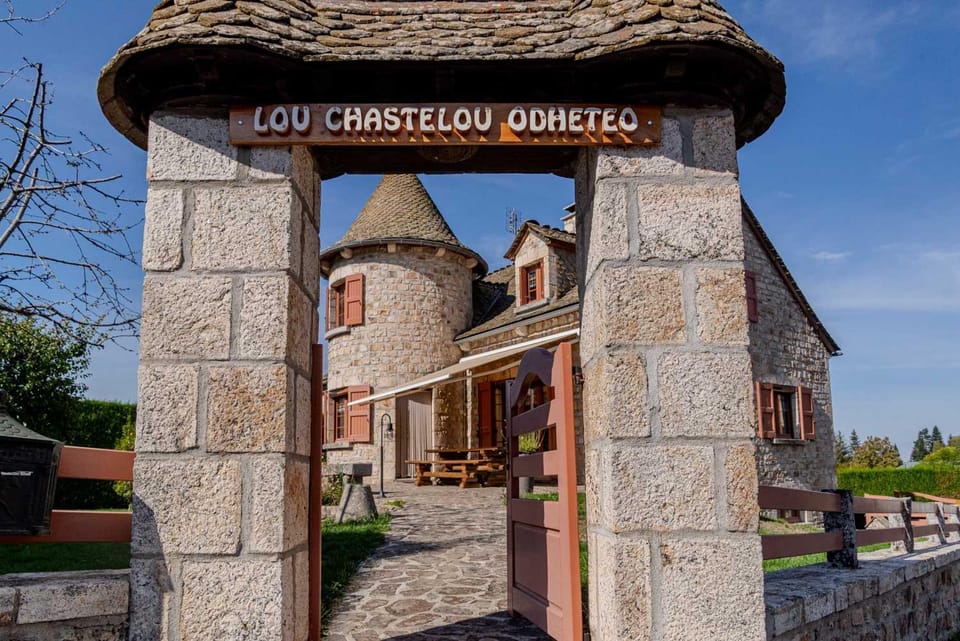 Lou chastelou odheteo à aumont aubrac House in Occitanie
