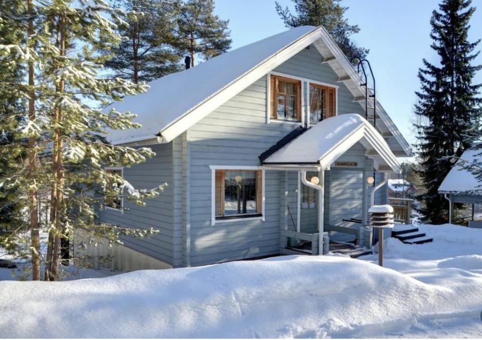 Tahkon Riihiranta - 4 bedroom villa with lake view - Tilava mökki rantanäkymin Chalet in Finland